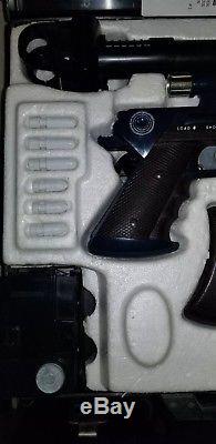 Topper Toys Secret Sam Toy Spy Gun and attache case-COMPLETE