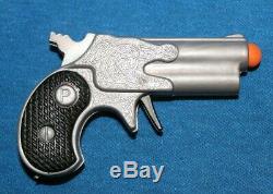 UNIQUE VINTAGE STALLION. 38 DUAL CAP GUN SET WithORIG DISPLAY BOX -UNFIRED-Ca 1960