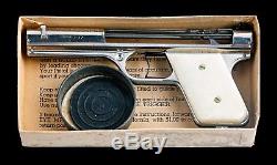 VINTAGE. 1937 SHARPSHOOTER BULLS EYE BULLSEYE MFG CO METAL PISTOL GUN ORIG WithBOX