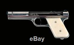 VINTAGE. 1937 SHARPSHOOTER BULLS EYE BULLSEYE MFG CO METAL PISTOL GUN ORIG WithBOX