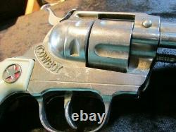 VINTAGE 1950's HUBLEY COWBOY LARGE REVOLVER SIX SHOOTER PISTOL CAP GUN TOY