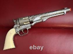VINTAGE HUBLEY COLT 45 DIECAST CAP GUN LOT 1958 Antique Plus Ammo