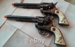 VINTAGE HUBLEY TOY CAP GUNS/1950's COWBOY TOY CAP GUNS/withHUBLEY LEATHER HOLSTER