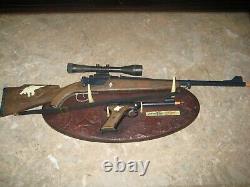 VINTAGE JOHNNY EAGLE MAGUMBA RIFLE & PISTOL CHILD GUN SET with WALL PLAQUE NICE