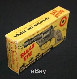 VINTAGE KENTON BULLS EYE CAST IRON CAP GUN WithBOX 1940 PRISTINE CONDITION