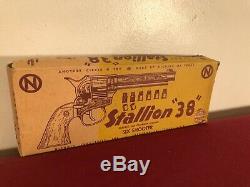 VINTAGE NICHOLS STALLION 38 CAP GUN SIX SHOOTER With BOX #5
