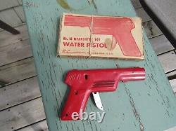 VINTAGE ORIGINAL 1940's WYANDOTTE TOY WATER PISTOL #18 SQUIRT GUN NOT A CAP GUN