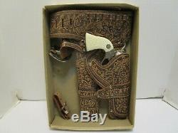 VINTAGE WYATT EARP GUN AND HOLSTER SET BY ESQUIRE NOVELTY COMPANY WithBOX