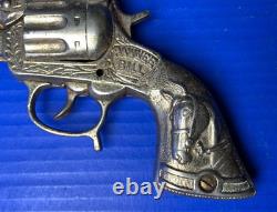 Very Rare 1940 Pawnee Bill Cast Iron Cap Gun By Stevens 7.25 Inches Long