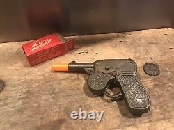Vintage 1930s Kilgore WHIZZER Toy cap gun cast iron With Vintage Box Plus Ammo
