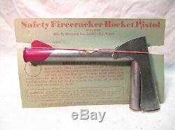 Vintage 1943 Firecracker Rocket Pistol Mint On Card Junction City Ks Label Gun
