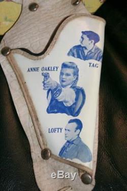 Vintage 1950's ANNIE OAKLEY TV SERIES GUN HOLSTER BELT on ORIGINAL DISPLAY CARD