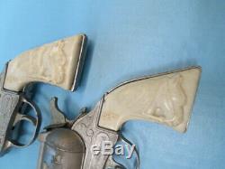 Vintage 1950's Kilgore Roy Rogers cap gun set with Roy Rogers leather holster