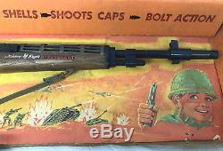Vintage 1965 Topper JOHNNY EAGLE LIEUTENANT Toy Rifle Gun Bullets Case / Box