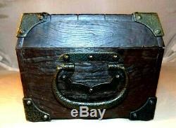 Vintage Daisy BB gun Stagecoach Strong Box Toy 1961 withtray and keys