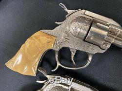 Vintage Gunsmoke Marshal Matt Dillon Leather Holster With2 Gunsmoke Toy Cap Guns