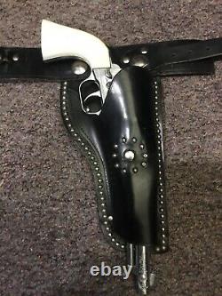 Vintage Hubley Colt 45Cap Gun Pistol Set With Leather Dual Holster & (4) Bullets