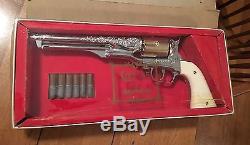 Vintage Hubley Colt 45 Revolver Cap Gun In Box