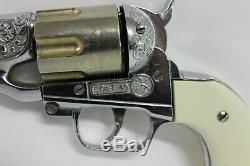 Vintage Hubley Colt 45 Revolver Toy Cap Gun with 6 Original Bullets