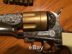 Vintage Hubley Colt 45 Toy Cap Gun withHolster & 6 Bullets (READ)