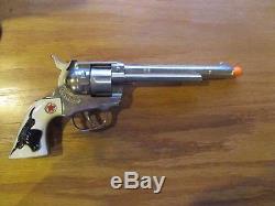 Vintage Hubley Cowboy Repeating Pistol Toy Cap Gun plus box w Free ship