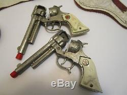 Vintage Hubley Texan Jr Dual Cap Gun Set With Holster