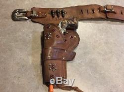 Vintage Leslie Henry Diecast Matt Dillon Gunsmoke Toy Cap Guns & Leather Holster