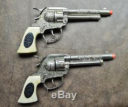 Vintage Leslie Henry Paladin Double Cap Gun and Holster Set