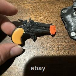 Vintage Miniature Derringer Pistol Toy Cap Gun (2 1/4) Die Cast with Key Chain