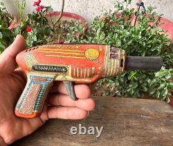 Vintage Old Collectible Children Playing Rubina Fire Sparkle Gun Tin Toy Japan