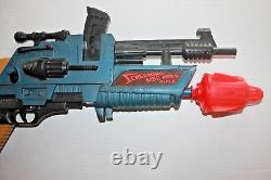 Vintage Remco Screaming Mee Mee-e Toy Rifle With Red Missile In Good Condition