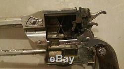 Vintage Restless Gun Single Swivel Holster with Actoy 38 Cap Gun Amazing Set