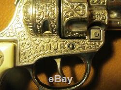 Vintage Texas Jr. Toy Cap Gun by Hubley Die-Cast push button near mint condition