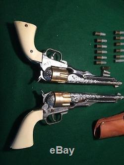 Vintage Toy Cap Gun Hubley Colt 45 Dual Diecast With Holster Toy Bullets