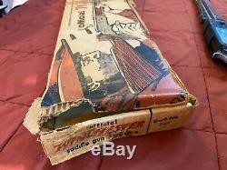 Vintage WORKING Mattel Winchester Saddle Gun Rifle Toy Cap Gun WITH ORIGINAL BOX