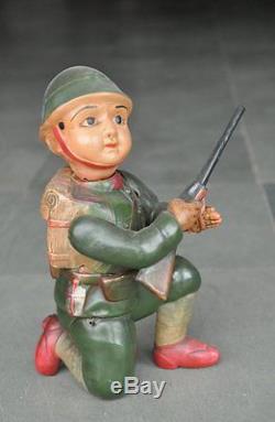 Vintage Wind Up MT Trademark Military/Army Soldier With Gun Celluloid Toy, Japan