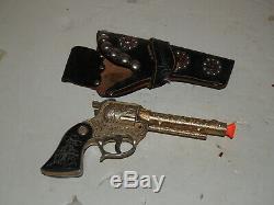 Vintage Wyandotte Hopalong Cassidy Gold Toy Cap Gun with Holster