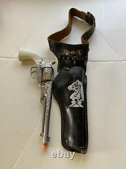 Vintage hubley colt 45 cap toy gun