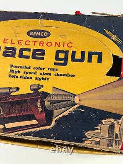 Vtg 1950's Remco Electronic Space Gun atomic toy with Original Box ray outerspace