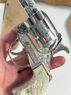Vtg Set Roy Rogers toy western cowboy rodeo cap gun set kilgore holsters