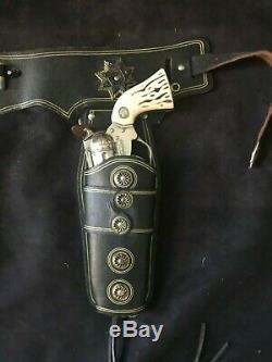 WELLS FARGO Cap Guns Holster and Bullets by Esquire/Actoy
