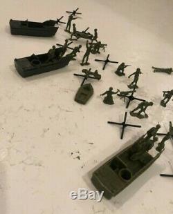 WW2 Marx Guns of Navarone Playset and Plastic Army Men 54mm 1/32