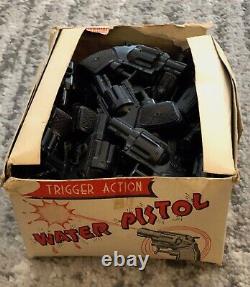 Water Pistol Toys in Store Display Box Squirting Unused Vintage 36 Old Toy Guns