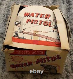 Water Pistol Toys in Store Display Box Squirting Unused Vintage 36 Old Toy Guns